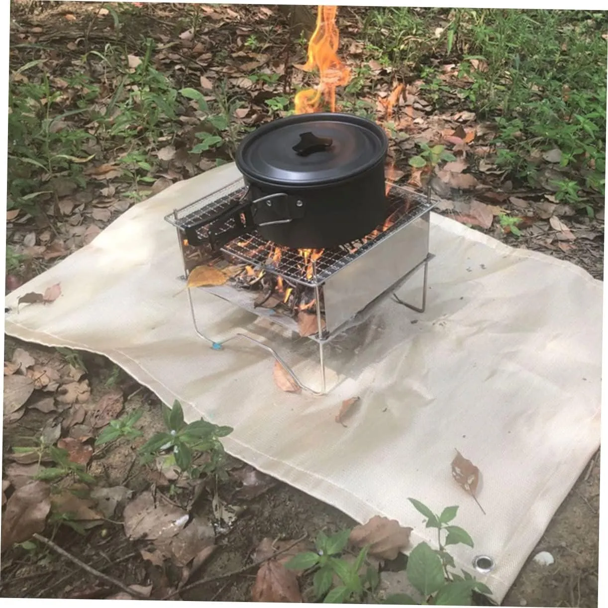 BESPORTBLE 1 Set Fireproof Blanket Fire Retardant Mat for Camping Outdoor Grilling Kitchen Safety Emergency Survival Fire Protection Compact and Flexible Design