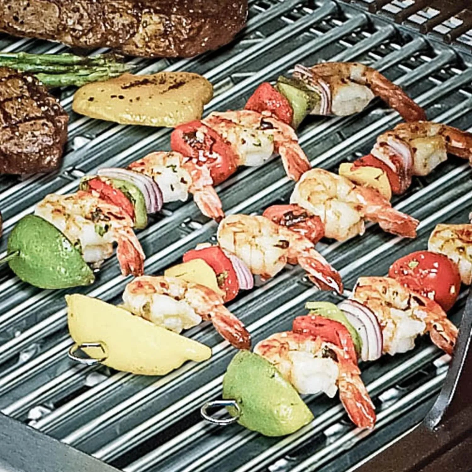 Broil King 957944 Regal S 690 Pro IR, Propane Gas Grill, Stainless Steel