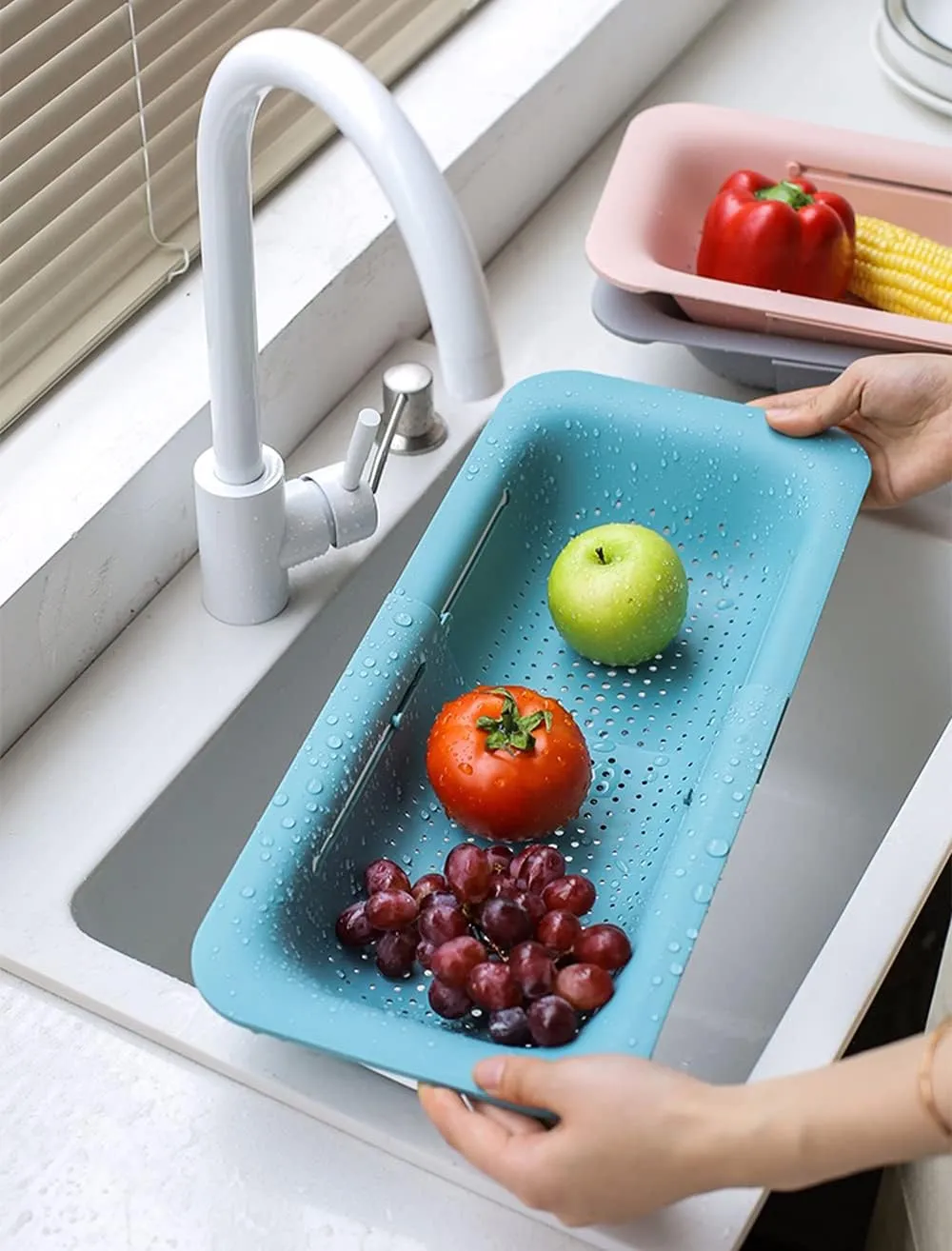 Collapsible Sink Colanders and Strainers Basket Over the Sink Colander Collapsible Colander Extendable Plastic Fruit Vegetable Strainer Drainer Basket for Kitchen(Green )