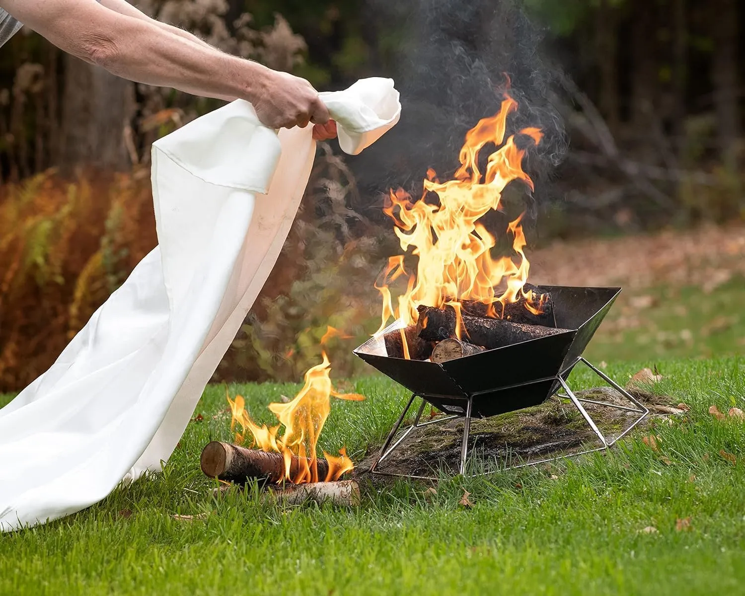 Emergency Fire Blanket for Fire Suppression, 39x39 inches Flame Retardant Fabric Fireproof Blanket, Survival Gear for Home Safety, Outdoor Camping (4 Pack)