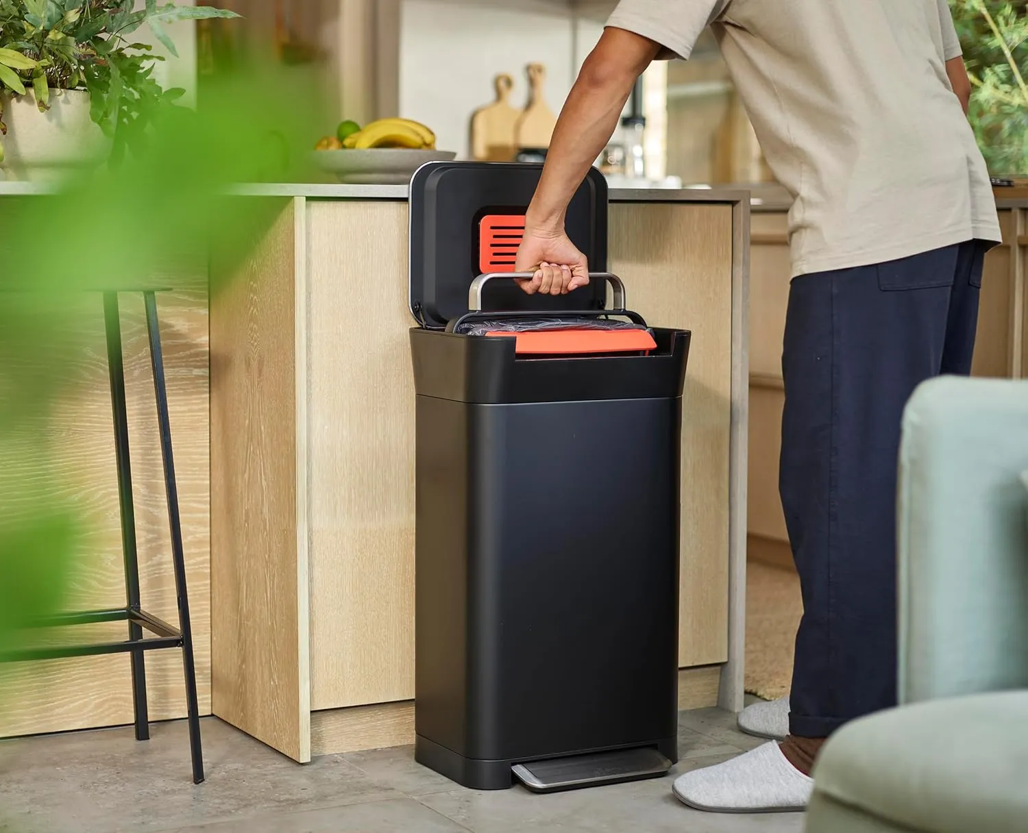 Joseph Joseph Intelligent Waste Titan Trash Can Compactor with Odor Filter, Compacts up to 3X Trash, 30L/7.9 Gallons, Black