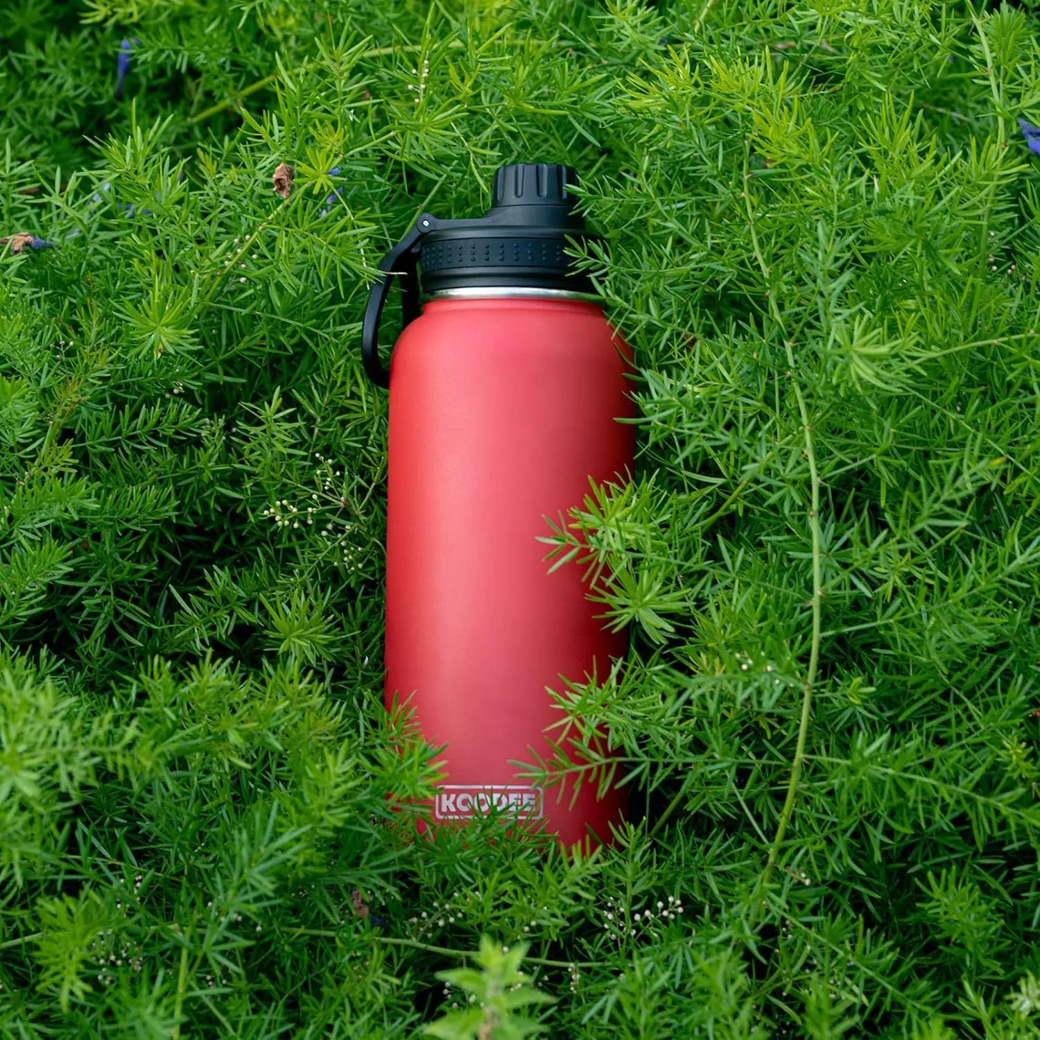 koodee Insulated Water Bottle, 32oz Stainless Steel Double Wall Vacuum Wide Mouth Sport Bottle with Leakproof Spout Lid (Canyon Red)