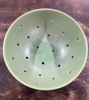 MATTE BERRY STRAINER