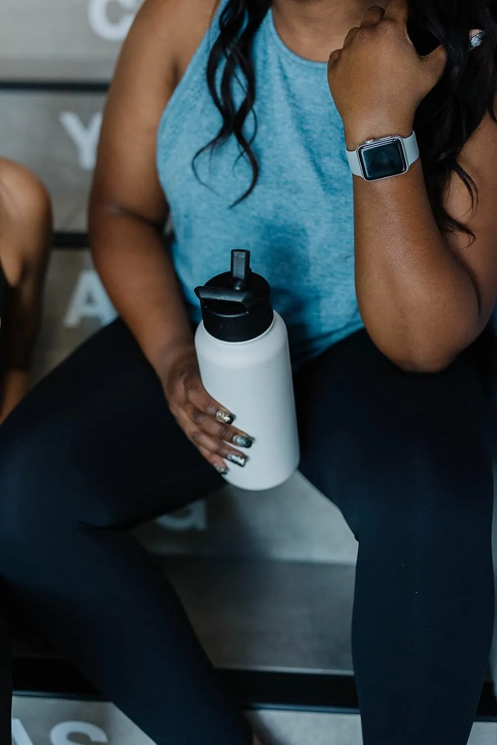 Simple Modern Water Bottle with Straw, Handle, and Chug Lid Vacuum Insulated Stainless Steel Thermos Bottles | Large Leak Proof BPA-Free Sports Flask | Summit Collection | 40oz, Sea Glass Sage