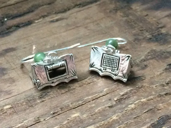 Tent earrings