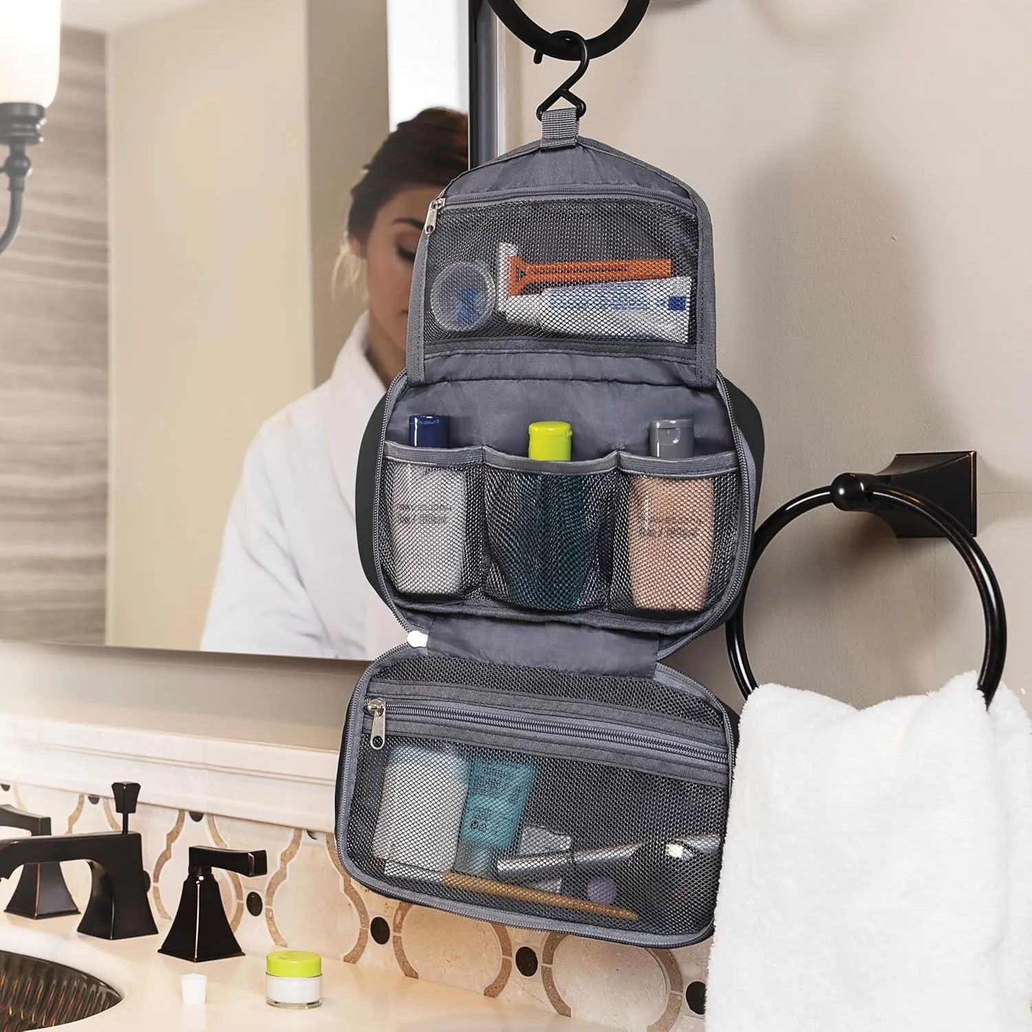Travelon Compact Hanging Toiletry Kit, Lime, One Size